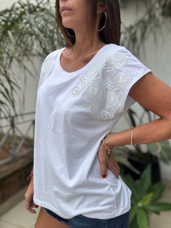 Remera Bloom Shine