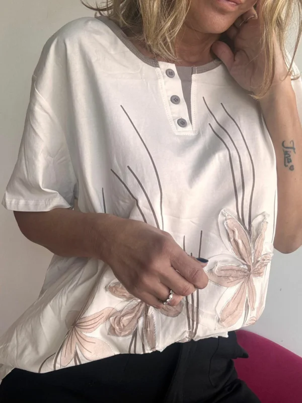 Remera Floralis