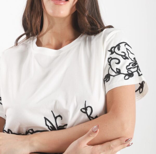 img_9038-dfa3c2525ddf038dd317596144276869-1024-1024 Remera Golden Petal