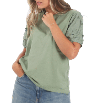 6d34799e-1dfc-43e2-aa19-54252a4167f9 Remera Alma Bloom