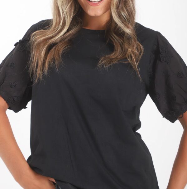 img_1548-f7b4ddb9943cb9849017621103955165-1024-1024 Remera Alma Bloom