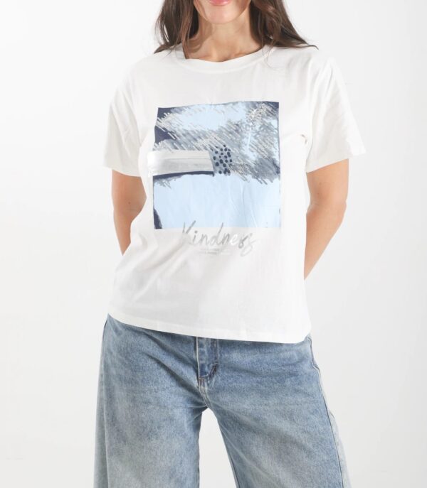 img_8832-7697543181dbfe3c3a17596074023045-1024-1024 Remera Kind Aura