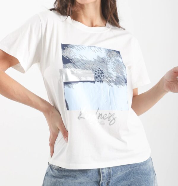 img_8837-2eef9484d918e94f0c17596074028413-1024-1024 Remera Kind Aura