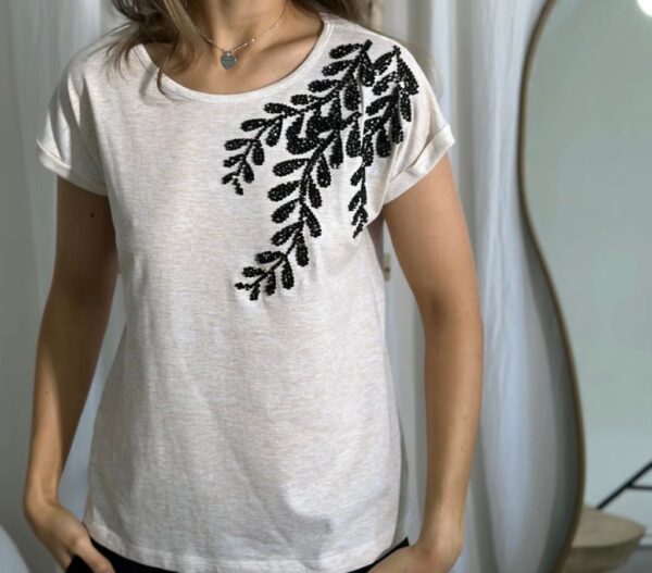 WhatsApp Image 2026-03-08 at 01.21.13 (1) Remera Naira