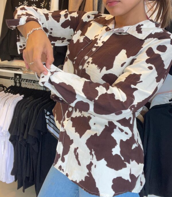 WhatsApp Image 2026-04-18 at 15.16.21 camisa Wild Cow