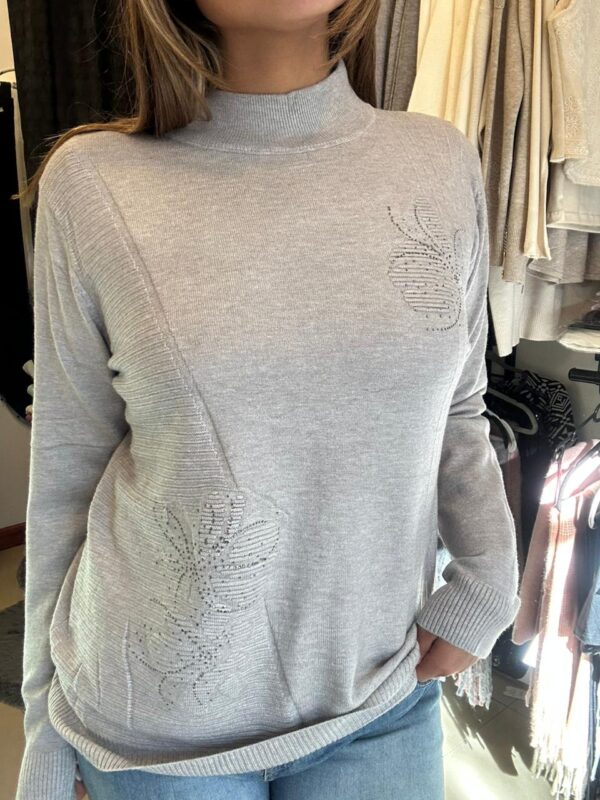 WhatsApp Image 2026-05-12 at 4.57.40 PM (2) Sweater Flor Shine