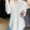 WhatsApp Image 2026-05-29 at 5.23.47 PM (1) Sweater BARI