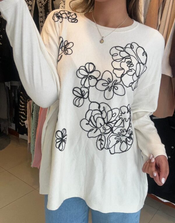 WhatsApp Image 2026-05-29 at 5.30.37 PM (1) Sweater FLORENZA