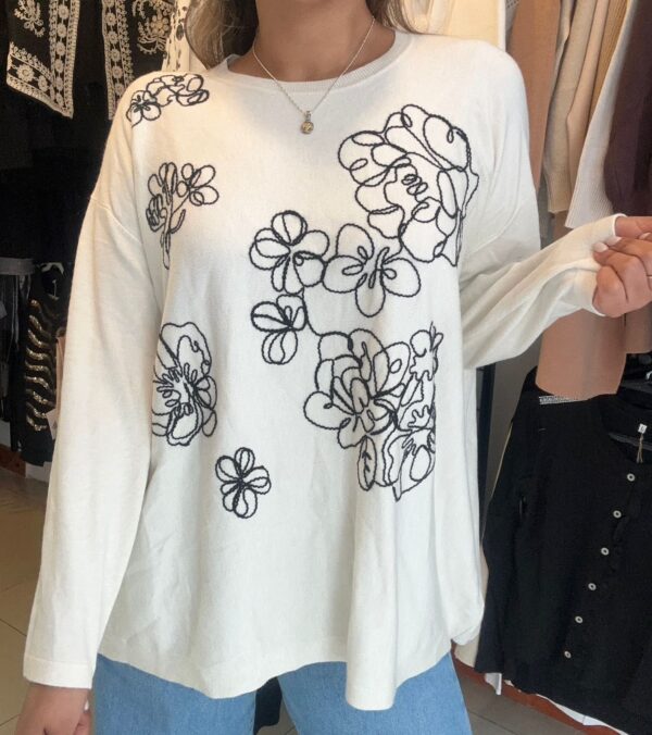WhatsApp Image 2026-05-29 at 5.30.37 PM Sweater FLORENZA