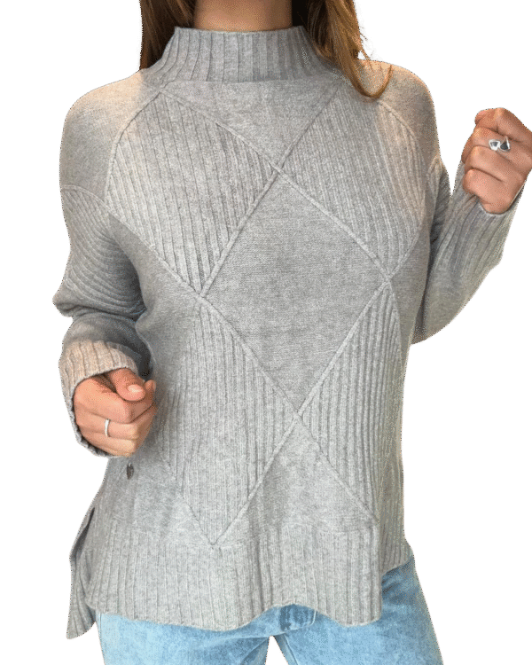 6a7b94a3-8c6f-4c81-bef9-87c12c137361 Sweater LYRA