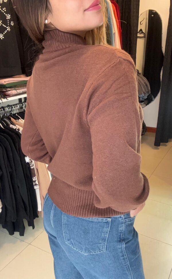 WhatsApp Image 2026-06-23 at 7.01.34 PM Sweater ÉCLATT