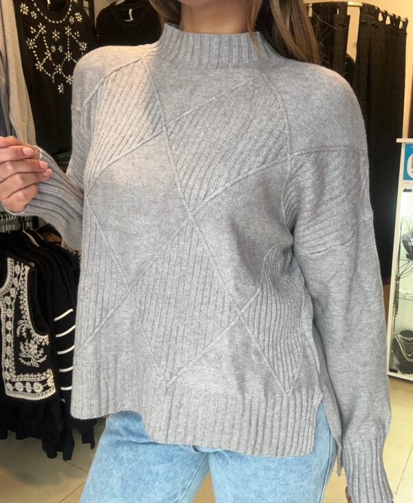 WhatsApp Image 2026-06-24 at 11.14.19 AM (1) Sweater LYRA