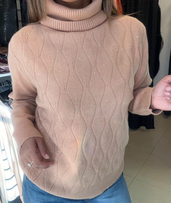 WhatsApp Image 2026-07-13 at 5.28.50 PM (1) Sweater LUMEN