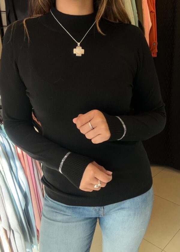 WhatsApp Image 2026-07-13 at 5.28.55 PM (1) Sweater KIRA