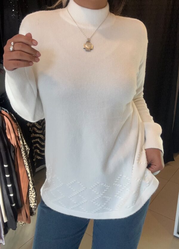 WhatsApp Image 2026-07-14 at 7.23.54 PM (1) Sweater ZEA