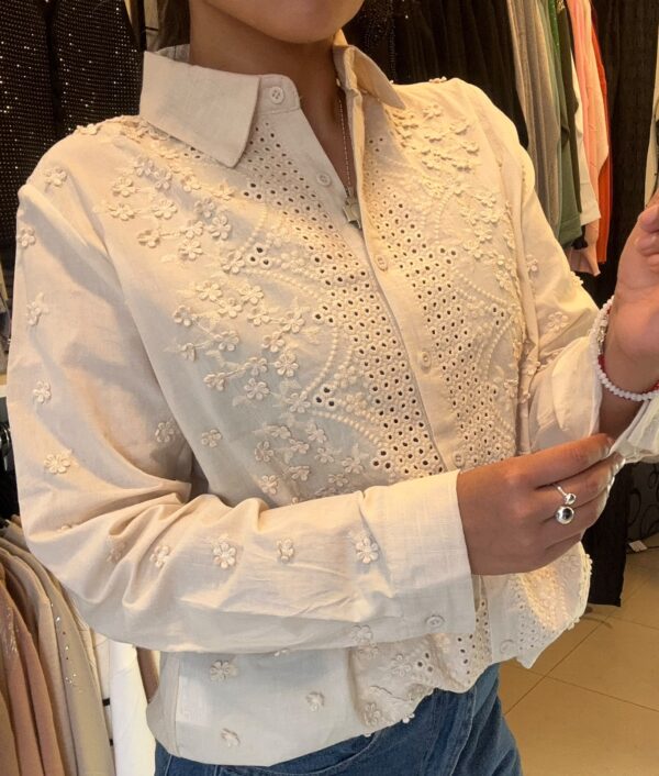 WhatsApp Image 2026-07-17 at 6.00.12 PM (1) Camisa LARY