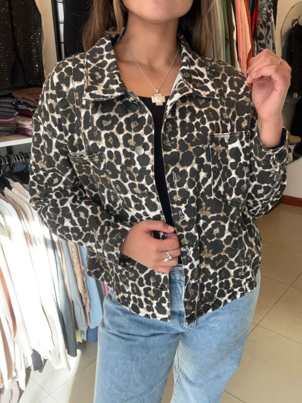 WhatsApp Image 2026-07-20 at 6.38.25 PM (1) Campera ZIRA