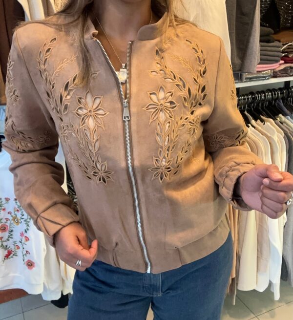 WhatsApp Image 2026-07-21 at 6.50.58 PM (1) Campera ALTER