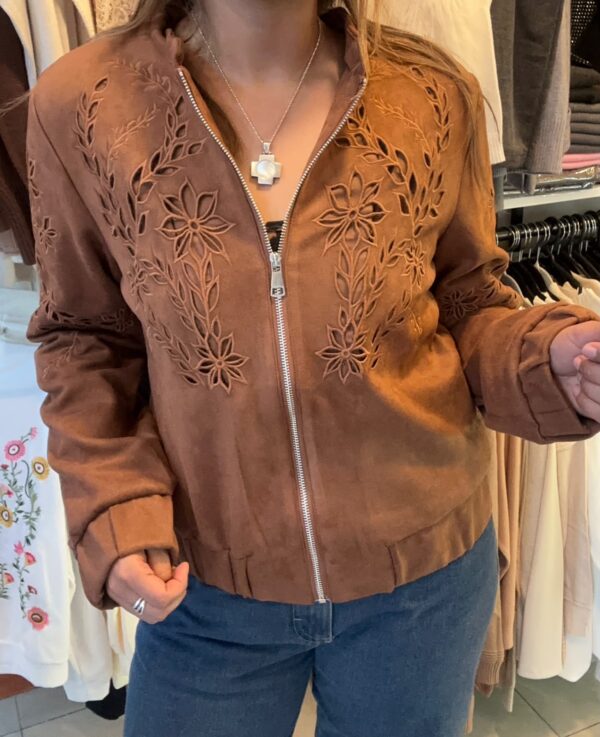 WhatsApp Image 2026-07-21 at 6.50.58 PM (4) Campera ALTER