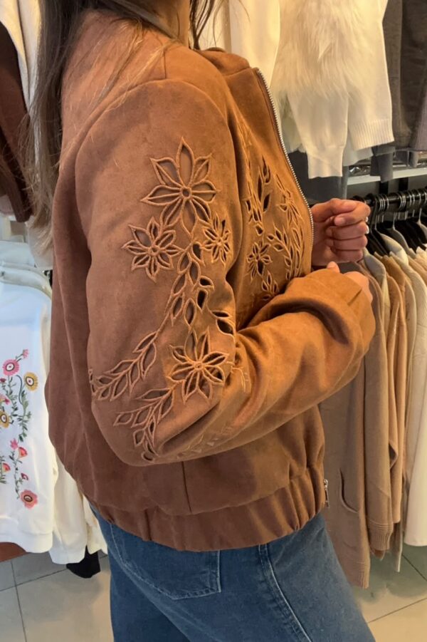 WhatsApp Image 2026-07-21 at 6.50.59 PM (2) Campera ALTER