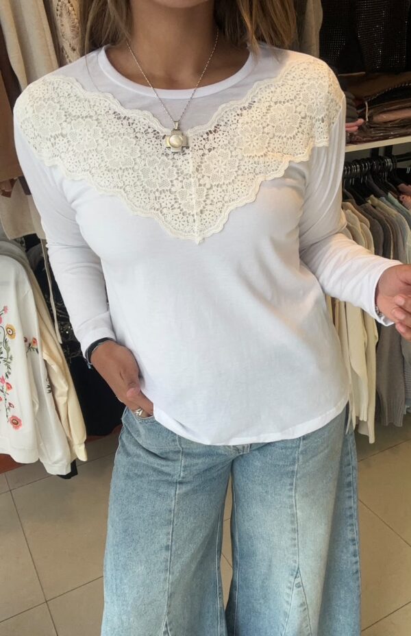 WhatsApp Image 2026-07-22 at 5.02.03 PM (1) Remera ELYS