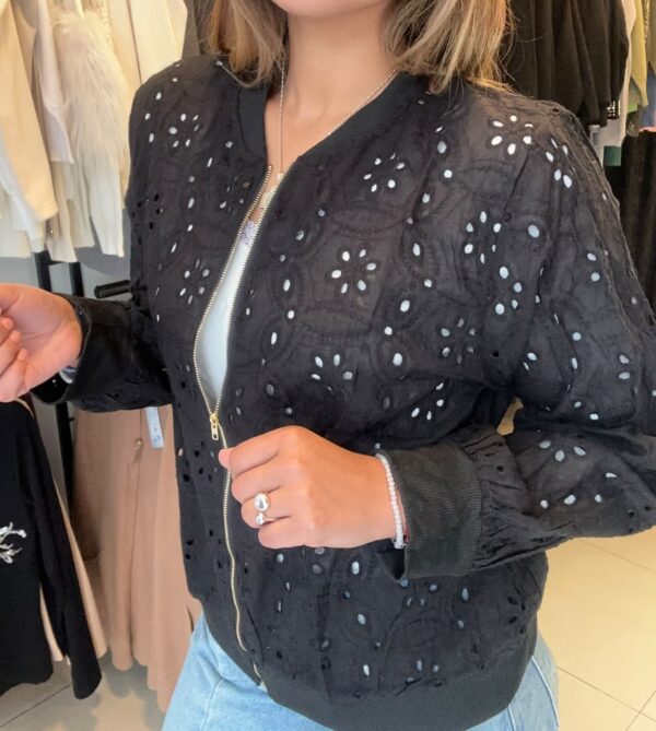 WhatsApp Image 2026-07-22 at 5.02.07 PM (2) Chaqueta VERIZ