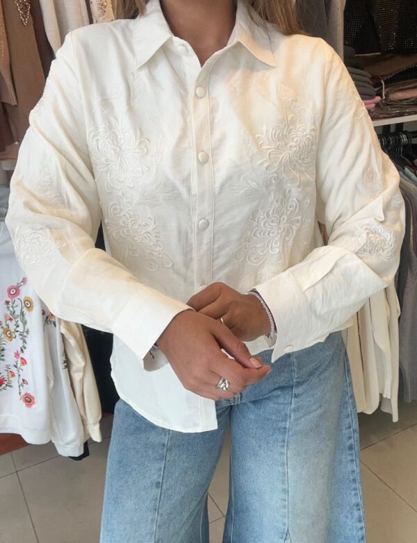 WhatsApp Image 2026-07-22 at 5.02.11 PM (3) Camisa NOIRÉ
