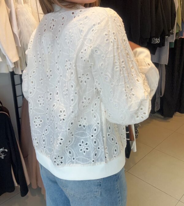 WhatsApp Image 2026-07-22 at 5.02.15 PM (1) Chaqueta VERIZ