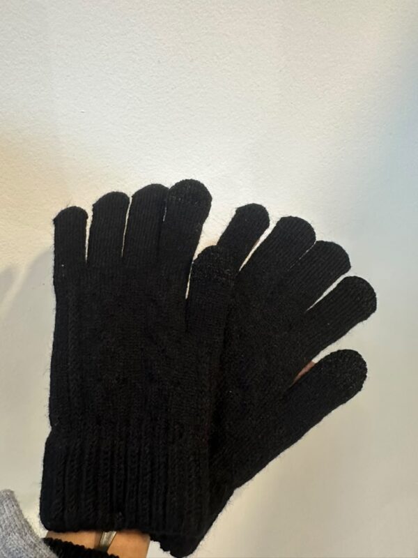 WhatsApp Image 2026-07-25 at 9.32.19 AM Guantes CLASSIC