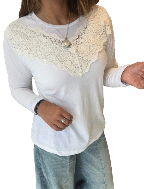a6d7c819-56bd-4327-b6b5-649499de05d5 Remera ELYS