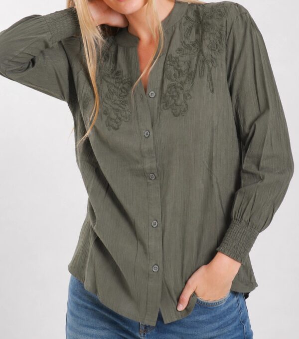 chatgpt-image-1-jul-2026-15_49_32-550ae7df70f1bb1bff17829326319779-1024-1024 Camisa VER