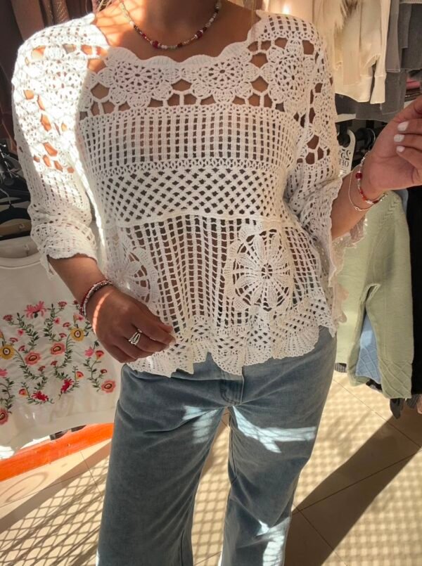 WhatsApp Image 2026-08-21 at 9.49.36 AM (1) Blusa CALA