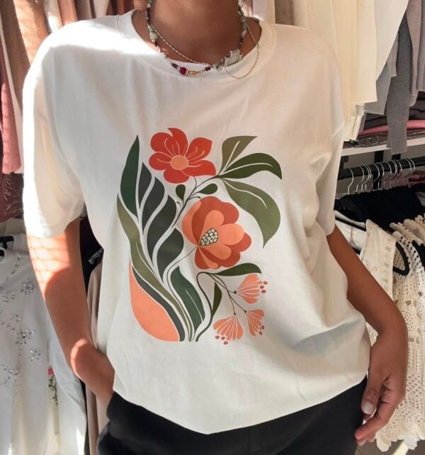 REMERA AVA
