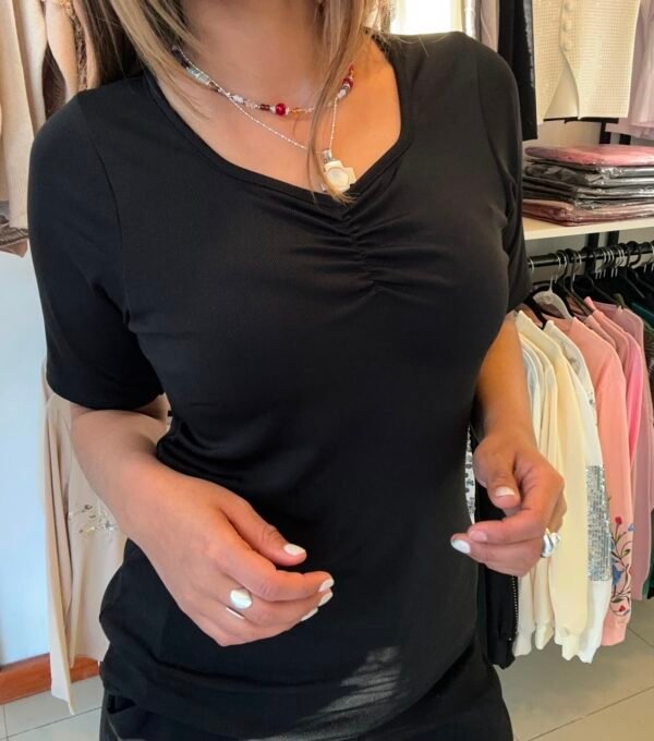 REMERA ZOE