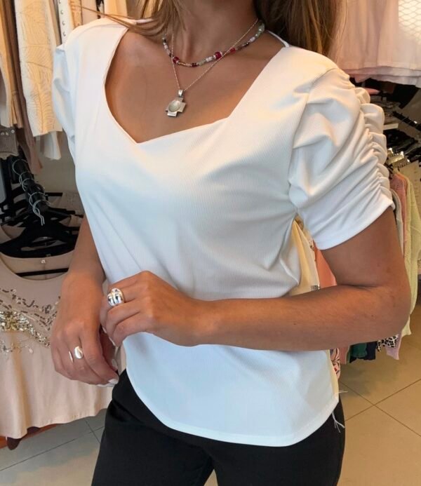 WhatsApp Image 2026-08-22 at 9.38.01 AM (1) Remera UMA