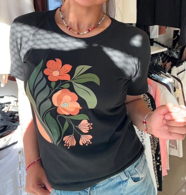 REMERA AVA